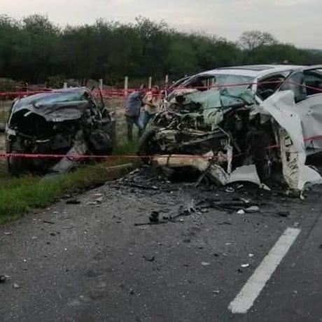 9 personas fallecen en accidente vial en Carretera Rioverde
