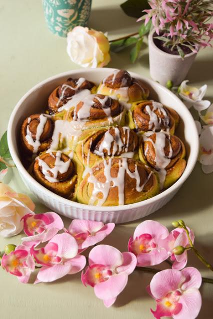 Rollos Veganos de Canela y Té Matcha