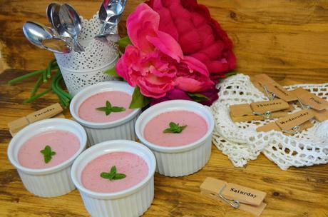 MOUSSE DE FRESA Y QUESO FRESCO