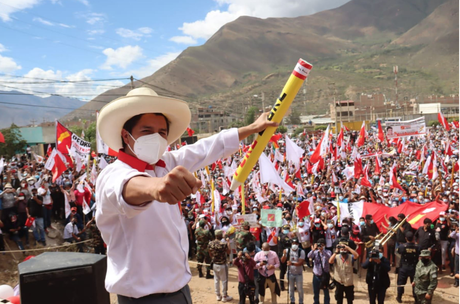 Pedro Castillo: “Estamos a favor de una verdadera meritocracia en la educación”