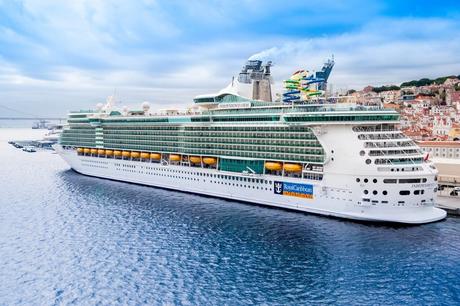 Royal Caribbean comenzará pruebas de viajes simulados en Junio