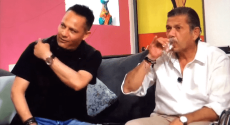 Periodista se encadena en las oficinas del PAN Estatal