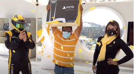 CLIENTE DE AMBATO REALIZÓ UN TEST DRIVE Y RENAULT LO PREMIÓ CON UN PLAYSTATION 5 CLIENTE DE AMBATO REALIZÓ UN TEST DRIVE Y RENAULT LO PREMIÓ CON UN PLAYSTATION 5