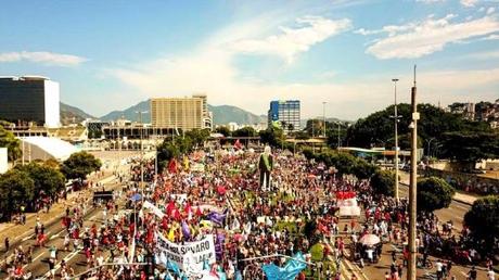 Protestas masivas en Brasil contra gobierno de Bolsonaro.