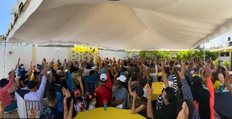 José Brito compartió con activistas políticos y vecinales de Barcelona