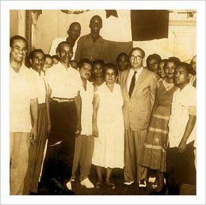 La Compañía de Autobuses Panamá-Colon.