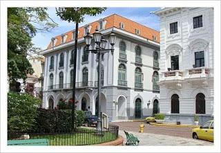 Museo del Canal Interoceánico y el Palacio de la Municipalidad de Panamá