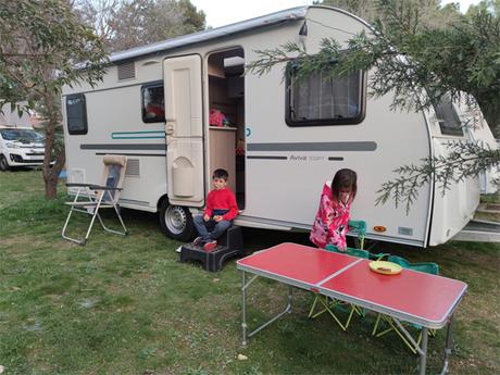 Home tour: como es nuestra caravana Adriá Aviva 522 pt por dentro Home tour: como es nuestra caravana Adriá Aviva 522 pt por dentro