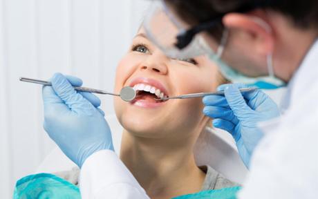 Causas de la sensibilidad dental y qué hacer