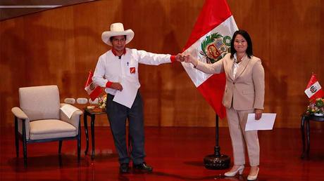 Perú: Castillo y Fujimori en empate técnico a una semana de las presidenciales