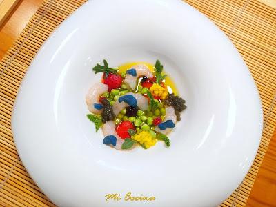 ENSALADA DE GUISANTES LÁGRIMAS CON QUISQUILLAS Y SUS HUEVAS