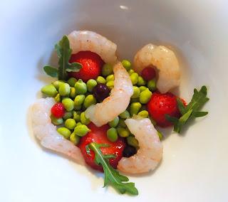 ENSALADA DE GUISANTES LÁGRIMAS CON QUISQUILLAS Y SUS HUEVAS