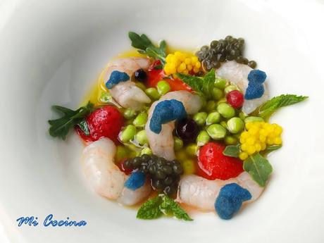 ENSALADA DE GUISANTES LÁGRIMAS CON QUISQUILLAS Y SUS HUEVAS