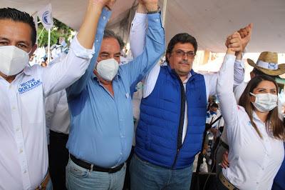 AVANZA EDUARDO SOLARES CON MILITANTES EN MULTITUDINARIO CIERRE DE CAMPAÑA