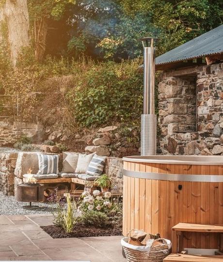 Tinas Exteriores en Sitios y Estilo Rusticos