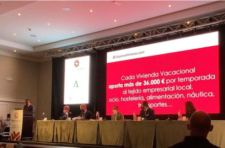 Cada vivienda de alquiler turístico aportará más de 36.000 euros al tejido empresarial local esta temporada