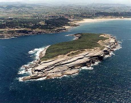 La Isla de Santa Marina o Isla de Los Jorganes, la mayor de todas las islas del Mar Cantábrico
