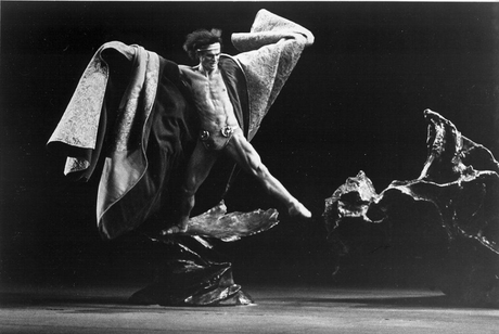 Halston, diseñando para la danza Halston, diseñando para la danza