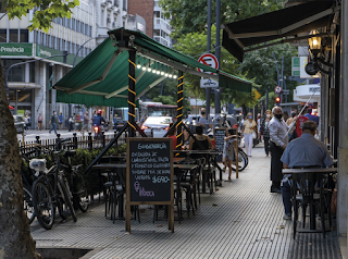 Habilitan más veredas para bares