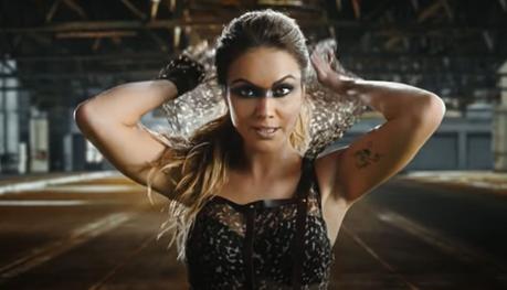 Yotuel, Beatriz Luengo y Lara Álvarez estrenan el himno de la Eurocopa 2020 en Mediaset Lara Álvarez