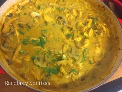 POLLO AL CURRY CON LECHE DE COCO