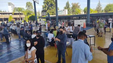 Retraso en la apertura de casillas enrarece proceso electoral