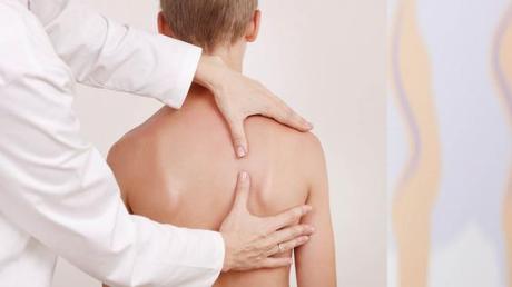 ¿Puede la Quiropraxia corregir la escoliosis?