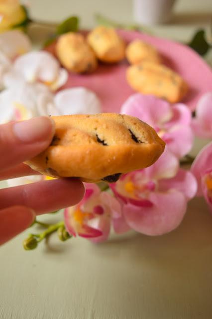 Madeleines Veganas de Naranja y Chocolate