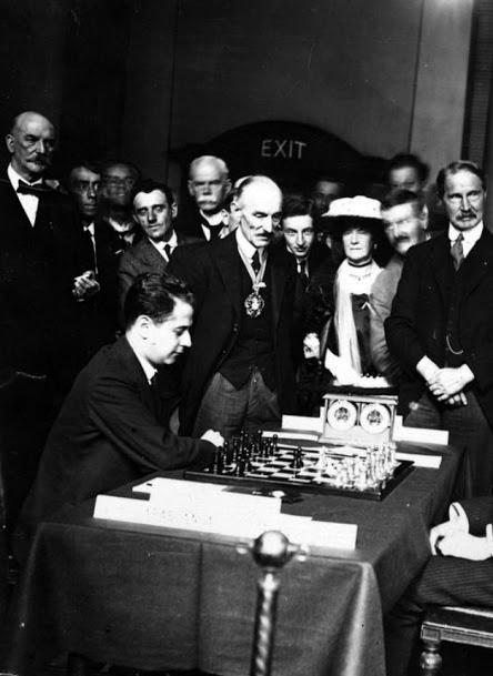 Lasker, Capablanca y Alekhine o ganar en tiempos revueltos (63)