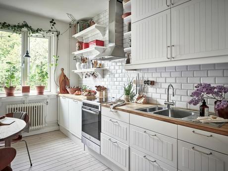 delikatissen white decor scandinavian decor plantas de interior nordic interiors minihuerto en casa interiors with flowers and plants flower decor estilo nórdico decorar con macetas decoración nórdica decoración en blanco decoracion con plantas decoración blanca cozy decor charming decor  