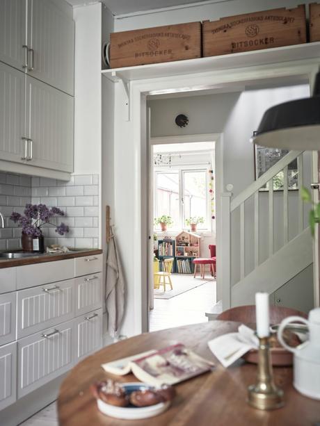 delikatissen white decor scandinavian decor plantas de interior nordic interiors minihuerto en casa interiors with flowers and plants flower decor estilo nórdico decorar con macetas decoración nórdica decoración en blanco decoracion con plantas decoración blanca cozy decor charming decor  