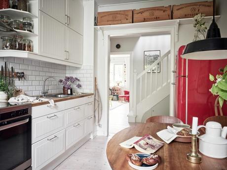 delikatissen white decor scandinavian decor plantas de interior nordic interiors minihuerto en casa interiors with flowers and plants flower decor estilo nórdico decorar con macetas decoración nórdica decoración en blanco decoracion con plantas decoración blanca cozy decor charming decor  