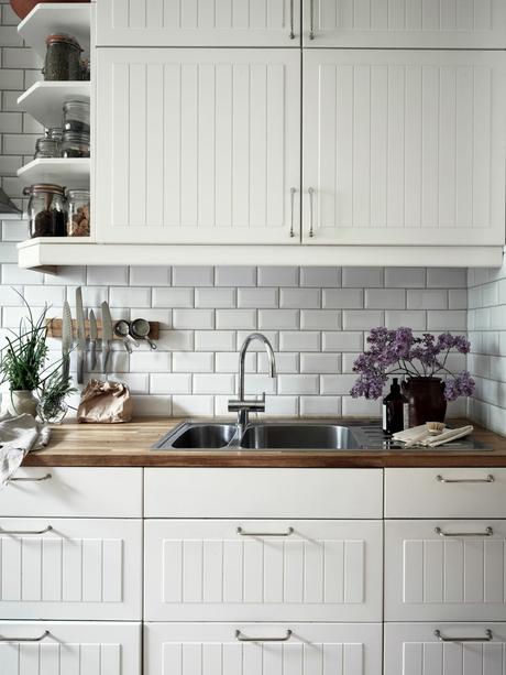 delikatissen white decor scandinavian decor plantas de interior nordic interiors minihuerto en casa interiors with flowers and plants flower decor estilo nórdico decorar con macetas decoración nórdica decoración en blanco decoracion con plantas decoración blanca cozy decor charming decor  