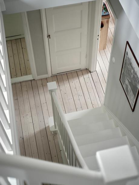 delikatissen white decor scandinavian decor plantas de interior nordic interiors minihuerto en casa interiors with flowers and plants flower decor estilo nórdico decorar con macetas decoración nórdica decoración en blanco decoracion con plantas decoración blanca cozy decor charming decor  