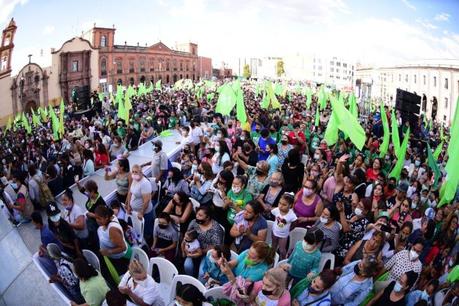 Gallardo celebra virtual victoria en la Plaza de los Fundadores