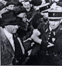 Los comunistas franceses atentan contra la vida de Pierre Laval - 27/08/1941.