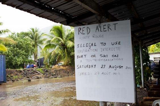 ‘Código Rojo’ en el Billabong Pro Tahiti 2011