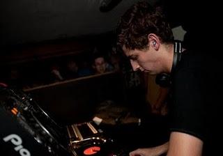 Jamie XX Essential Mix (Broadcast on BBC Radio 1, 27th August 2011)