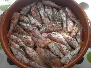 Cazuelita de salmonetes con limón al romero
