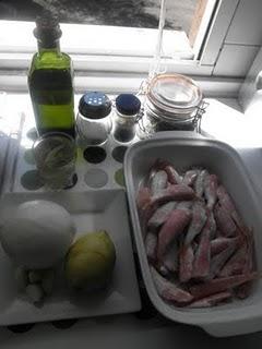 Cazuelita de salmonetes con limón al romero