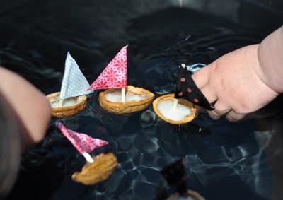 Y aquel barquito navegó...