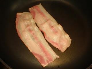Lubina al hinojo con bacon