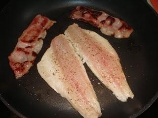 Lubina al hinojo con bacon
