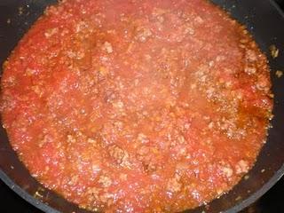 Macarrones con ragú de salchichas