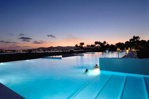 A-cero presenta el proyecto finalizado de una piscina para una lujosa urbanización de Ibiza