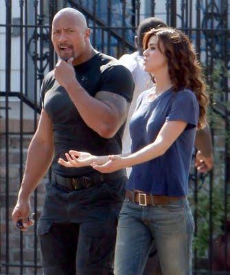 Dwayne Johnson, Adrianne Palicki y DJ Cotrona en el rodaje de 'GI Joe: Retaliation'