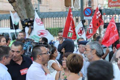 Concentración de UGT y CCOO contra la reforma en Sevilla