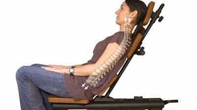 Sentarse con la espalda recta mejora la autoestima