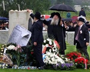 Destruyen un monumento de recuerdo a los judíos en Polonia
