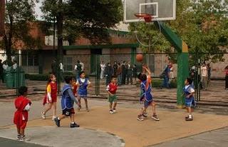 Jugar al aire libre, entretenimiento sano que disminuye el sedentarismo en niños